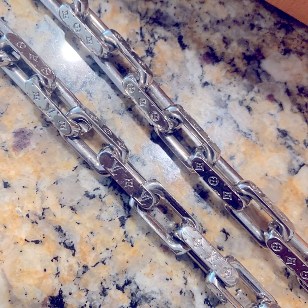 Louis Vuitton Chain